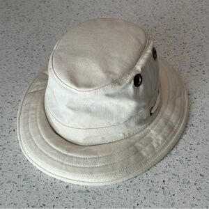 Vintage Tilley Hat in White/Natural Size 7